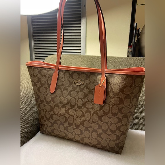 Coach Large Tote - Picture 3 of 3